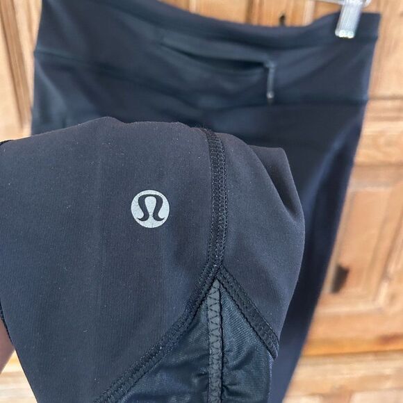 Lululemon 4 Black Athletic Leggings 7/8 Ankle Length Cinched Sides - Picture 6 of 7